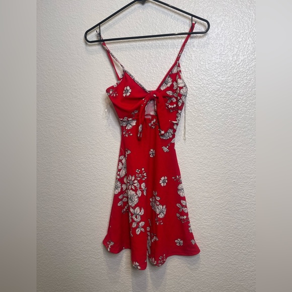 XS red. Floral dress - Picture 1 of 3